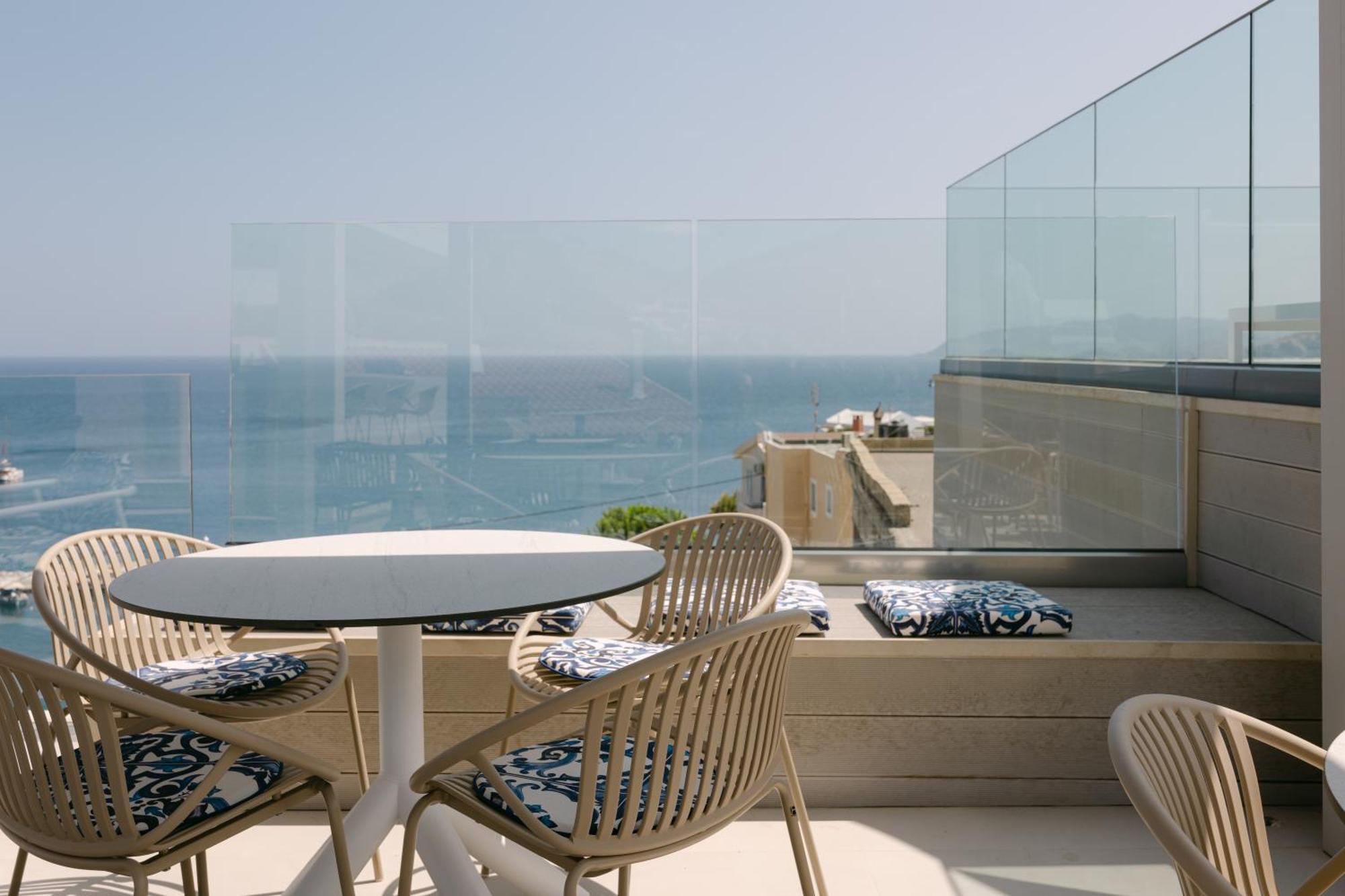 Golden Luxury Suites Bali  ภายนอก รูปภาพ